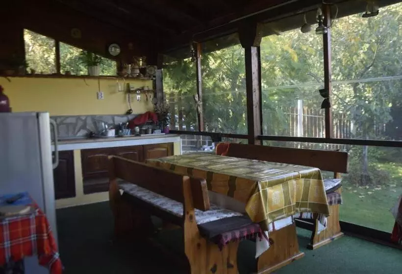 پانسیون Guest House Zdravets