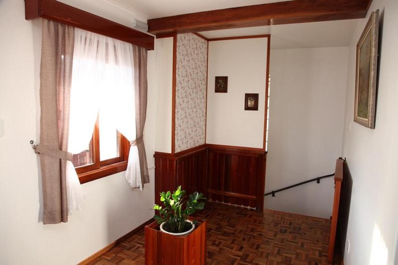 펜션 Hospedaria Gãstehaus Enzian