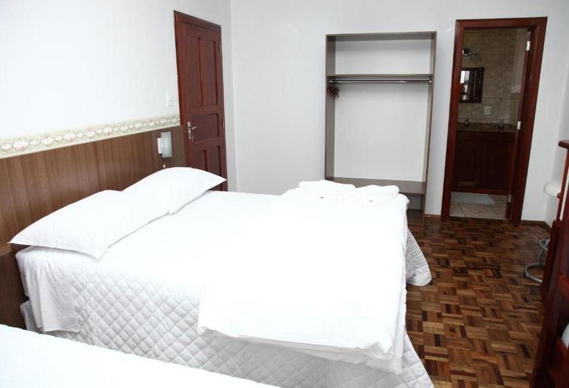 펜션 Hospedaria Gãstehaus Enzian