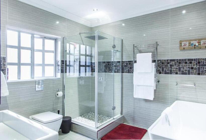 פנסיון Victorian Guest House