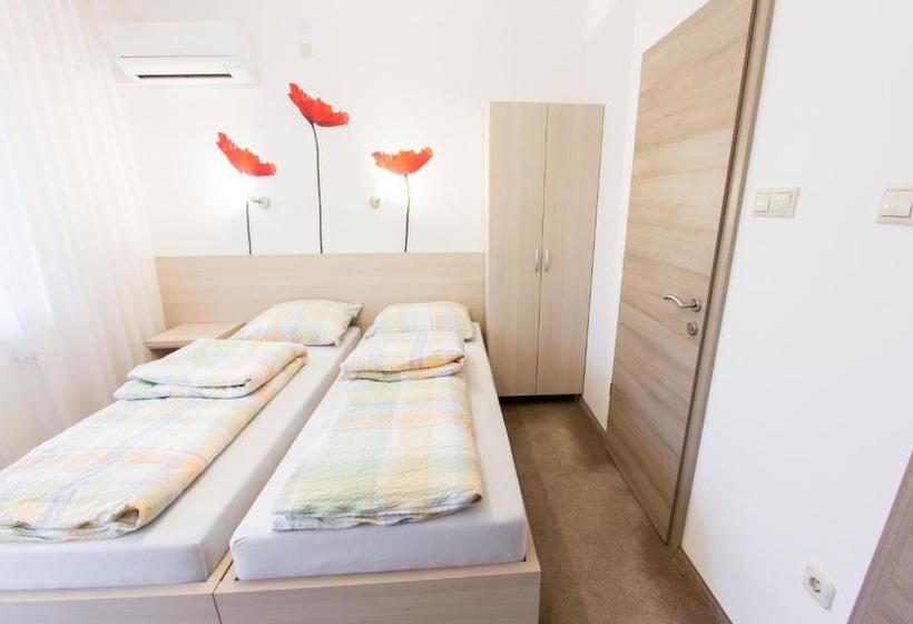 بنسيون Vándor Vendégház