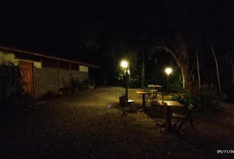 פנסיון Hostal Los Peñones