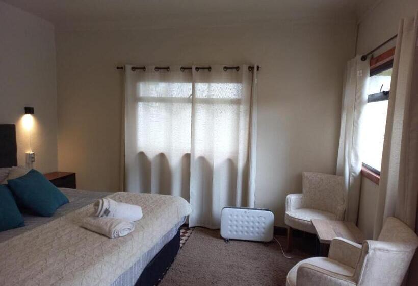 פנסיון Hostal Los Peñones