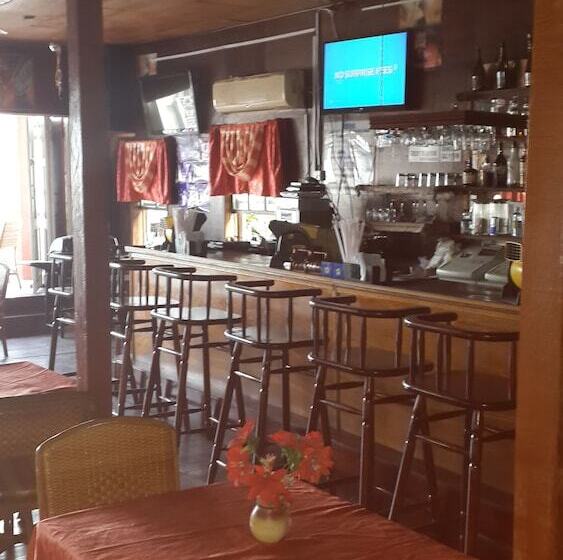 پانسیون Julian Guest House