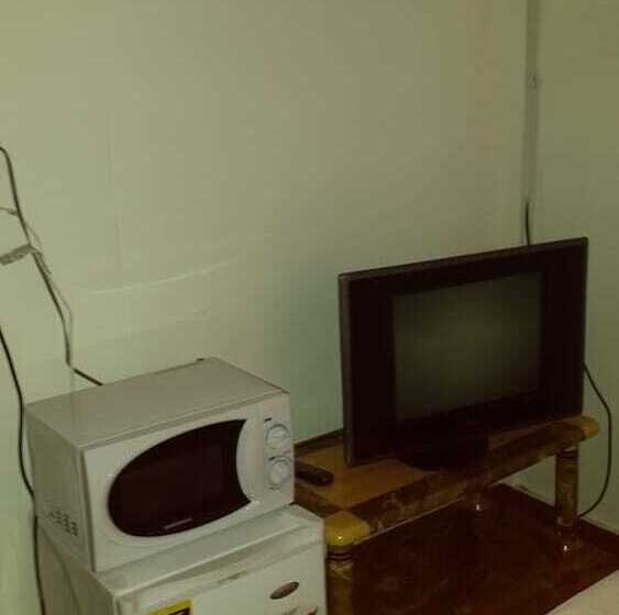 پانسیون Julian Guest House