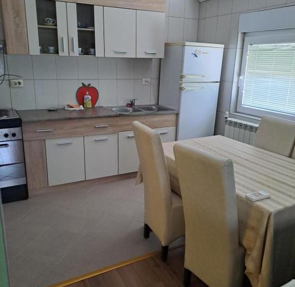 پانسیون Guest House Zoran