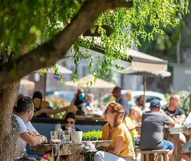 ペンション Les Chambres Du 7 By Juliette   Maison Caerdinael