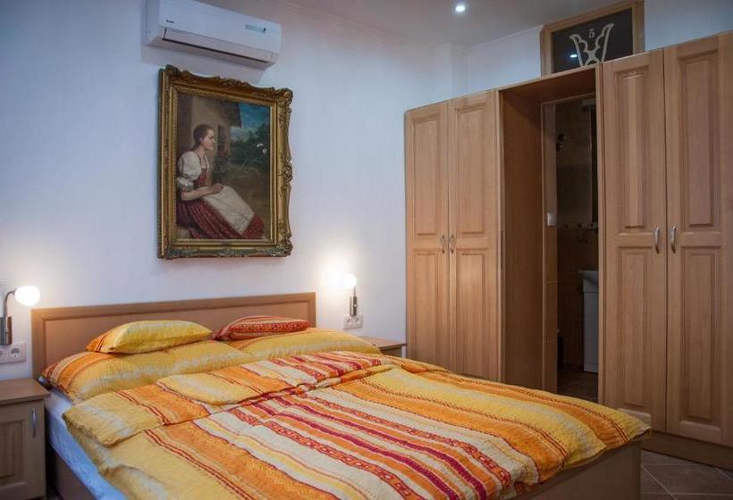 Pensionat Sába Ház