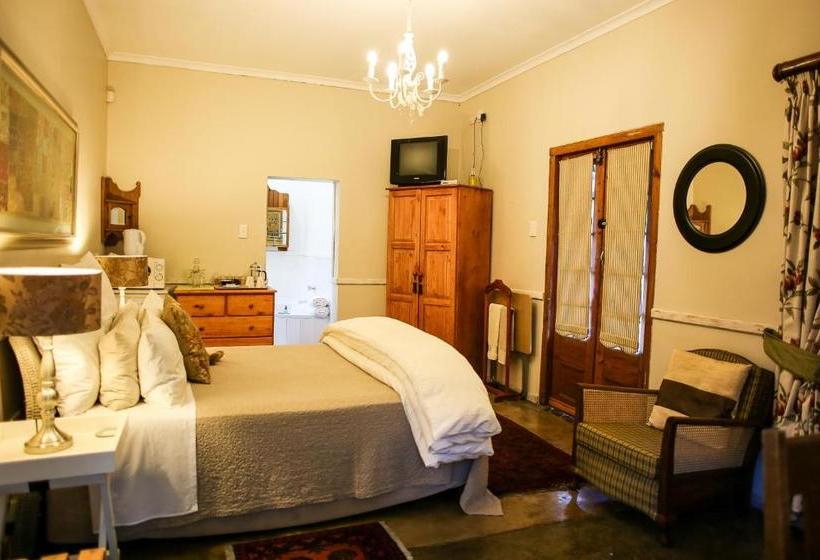 Пансион Three Gables Guesthouse