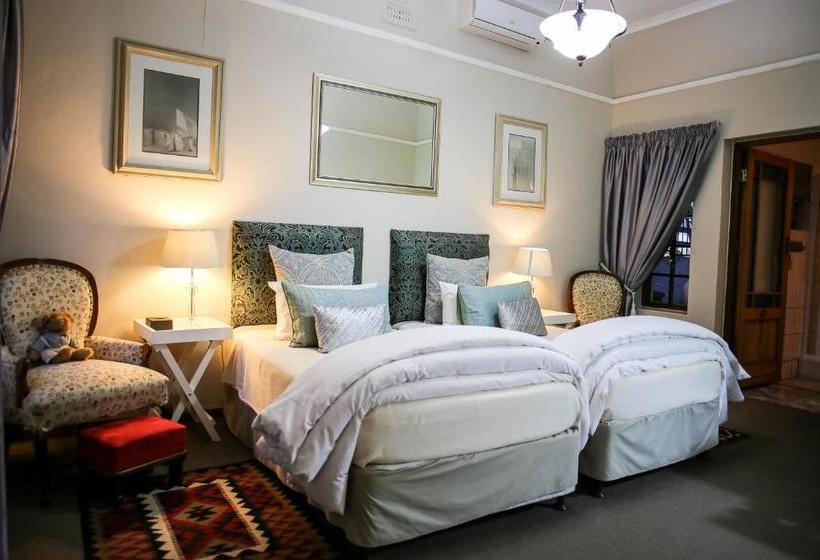 Пансион Three Gables Guesthouse