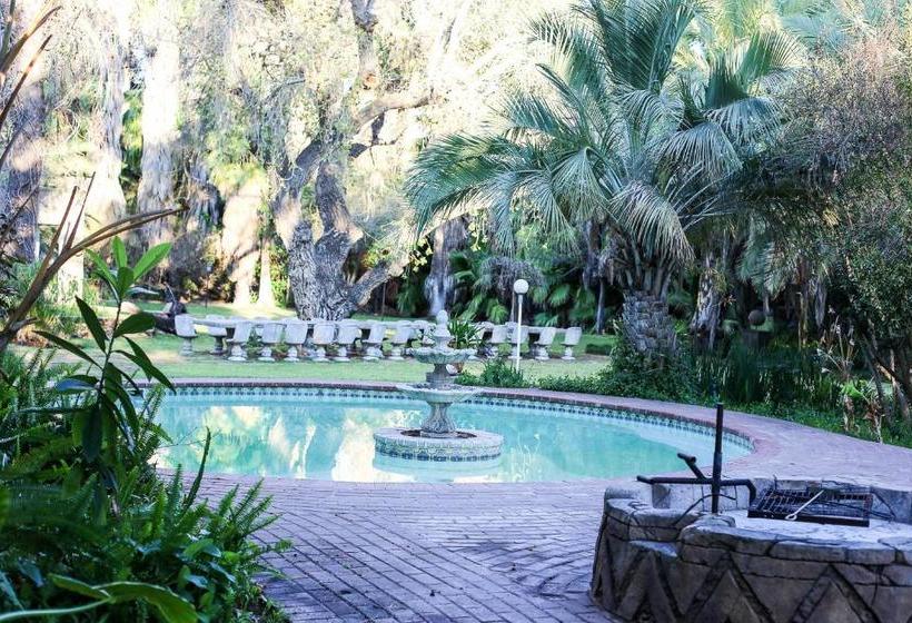 Пансион Three Gables Guesthouse