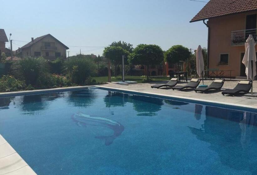 پانسیون Vila Kristina