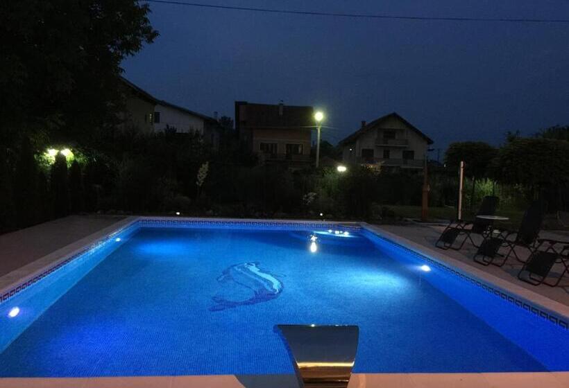 پانسیون Vila Kristina