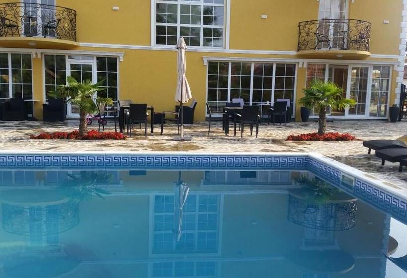 پانسیون Vila Kristina