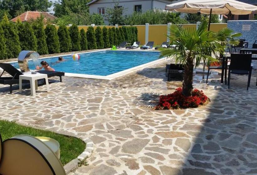 پانسیون Vila Kristina