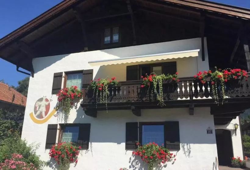 هاستل Gästehaus Mayer