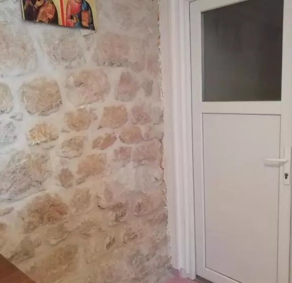 پانسیون Castello