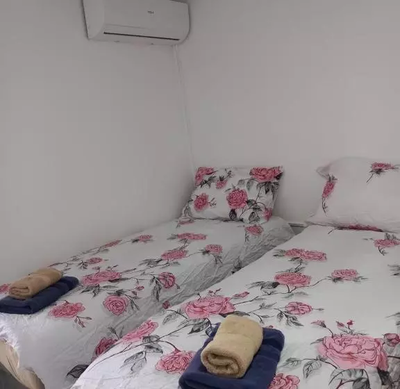 پانسیون Castello