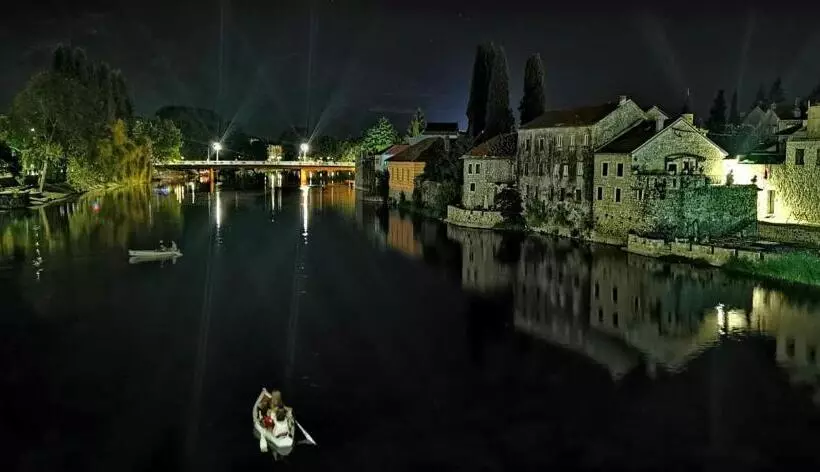 پانسیون Castello