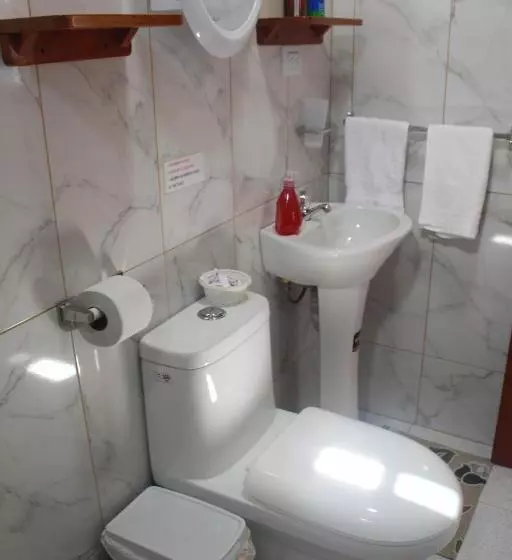 ペンション Hostal Romy