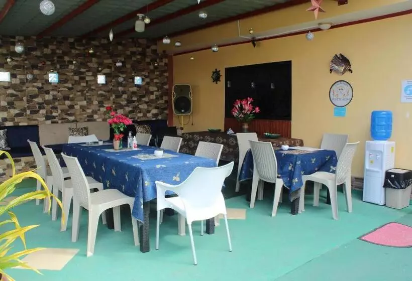 ペンション Hostal Romy