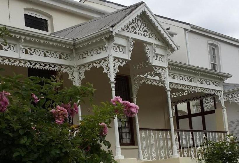 بنسيون House On Plein