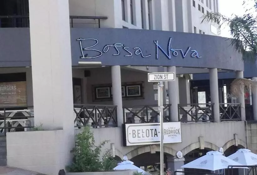 Majatalo House On Plein