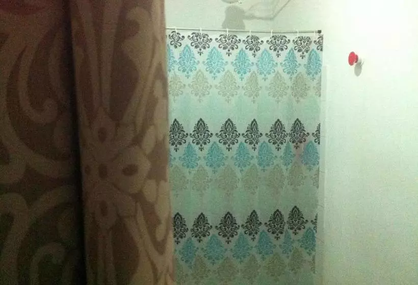 Retkeilymaja El Faro 13 De Puerto Viejo