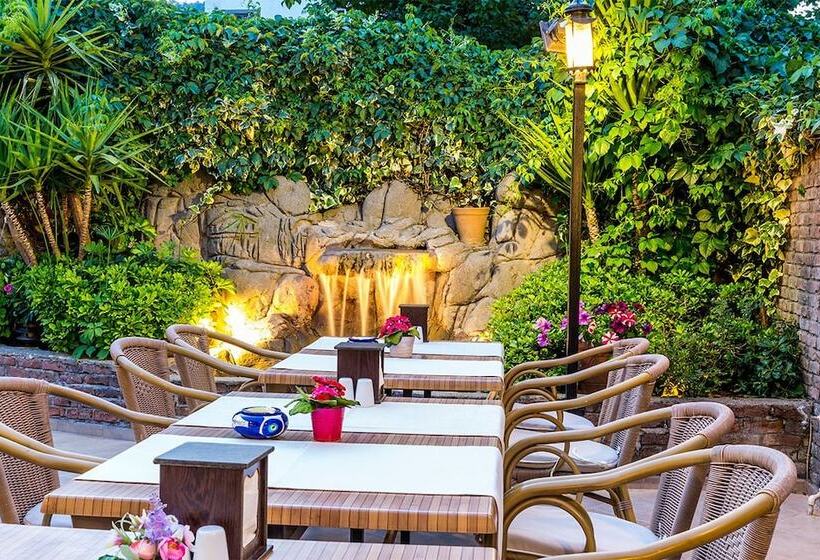 Lighthouse Apartments