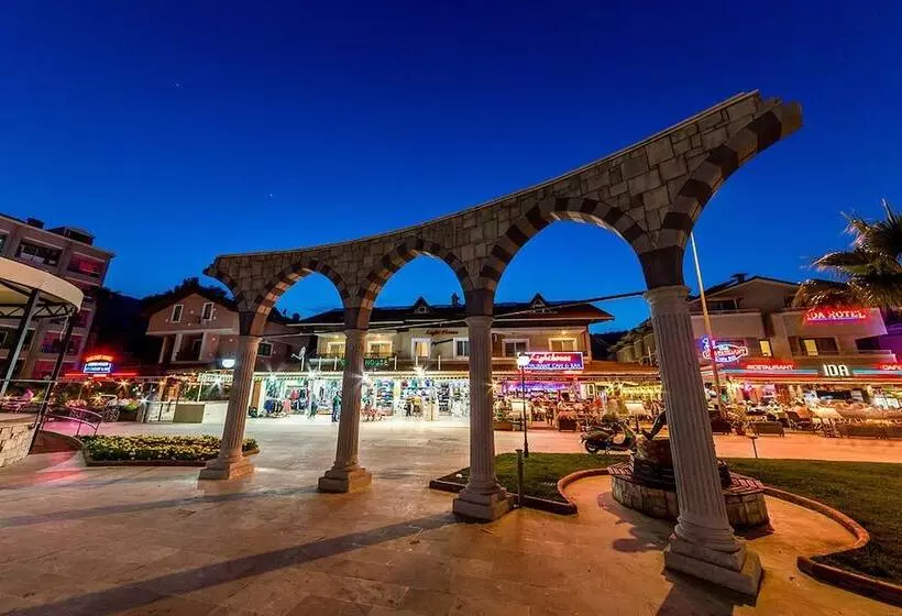 Lighthouse Apartments