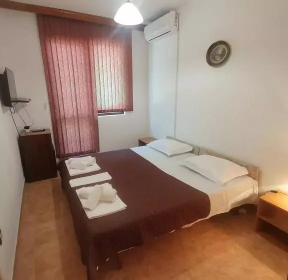 ペンション Guest House Bа́kish Obzor