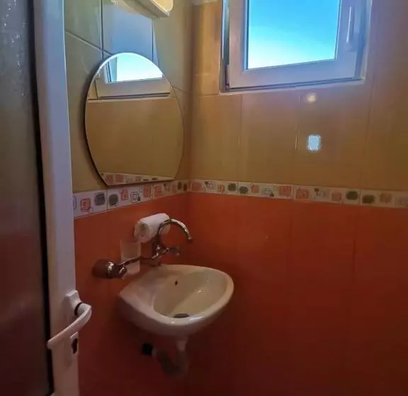 ペンション Guest House Bа́kish Obzor