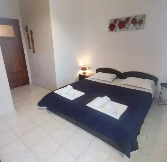 ペンション Guest House Bа́kish Obzor