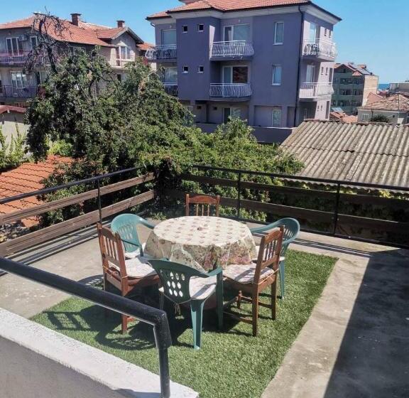 펜션 Guest House Bа́kish Obzor