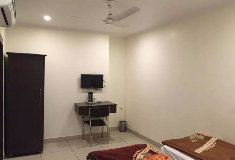 Alberg Surya