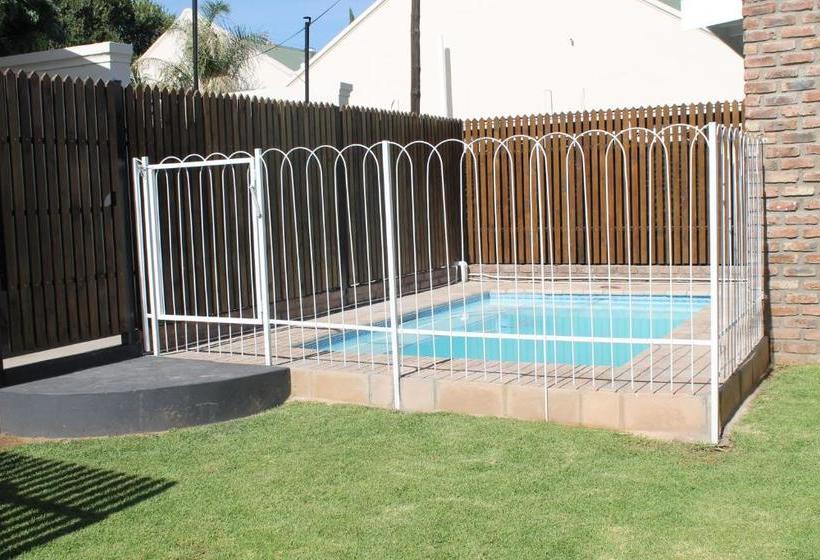 膳宿费 Bakgat Blyplek