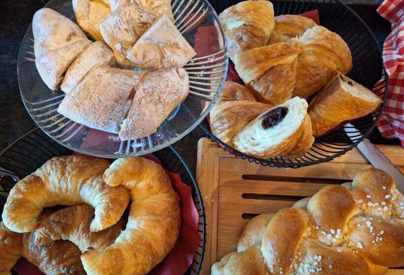 پانسیون Sweet Cherry Boutique & Guesthouse Tyrol