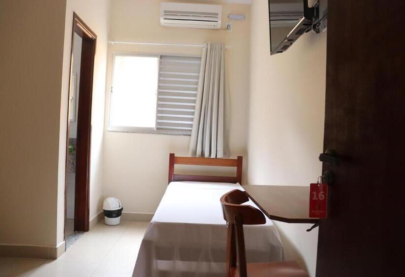 膳宿费 Graal Inn Queluz