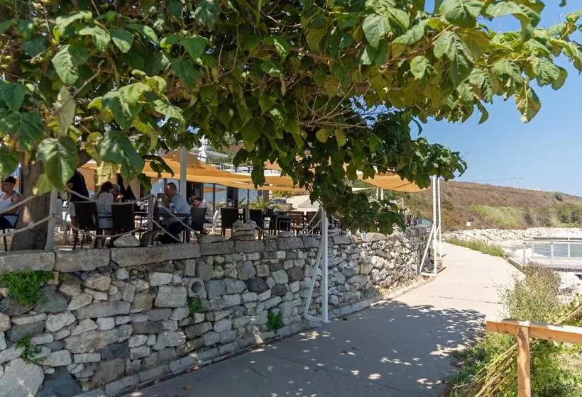 پانسیون Sea&sky Villa Costinesti