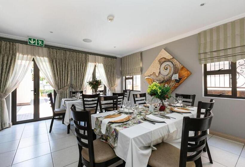 פנסיון The African Penguin Guesthouse