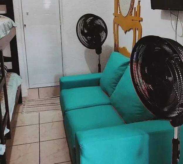 ペンション Vitoria Hostel