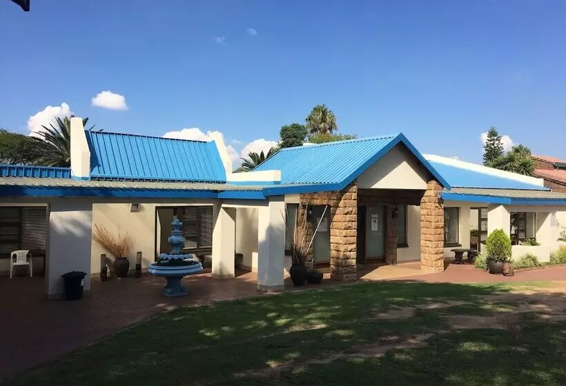 Majatalo Isle La Breeze Guest House