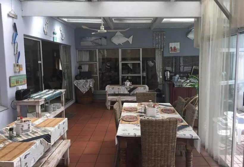 Majatalo Isle La Breeze Guest House