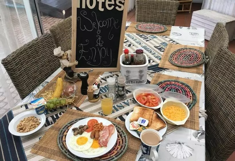 Majatalo Isle La Breeze Guest House