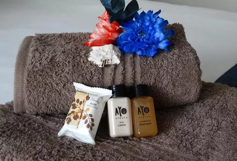 Majatalo Isle La Breeze Guest House