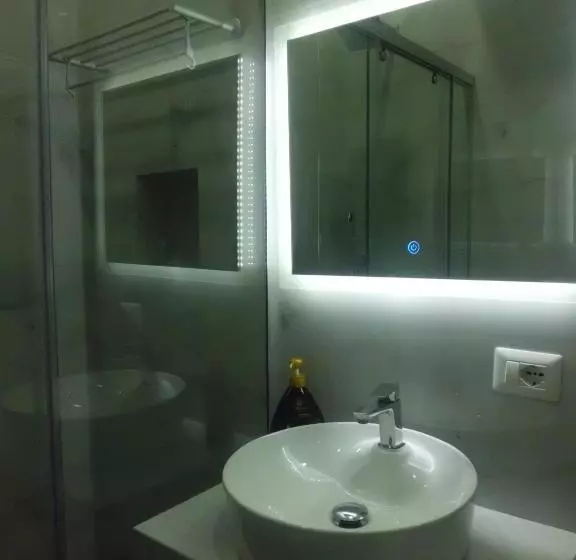 Majatalo Red Rose Guest House