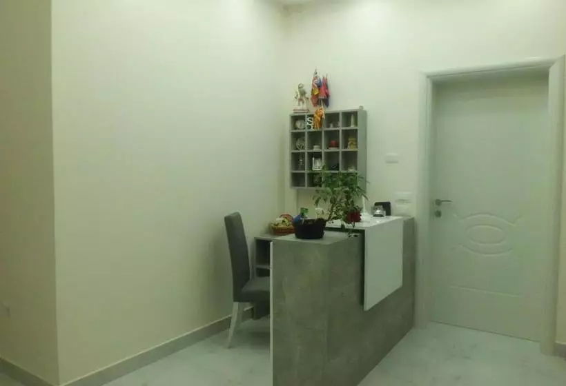 Majatalo Red Rose Guest House