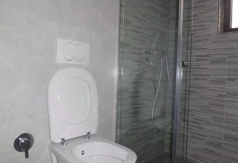 Majatalo Red Rose Guest House