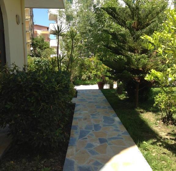 膳宿费 Red Rose Guest House