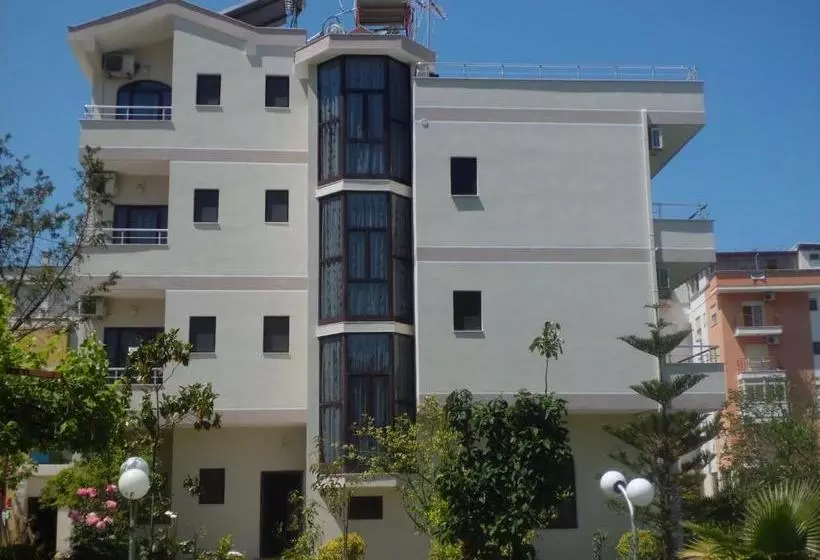 Majatalo Red Rose Guest House